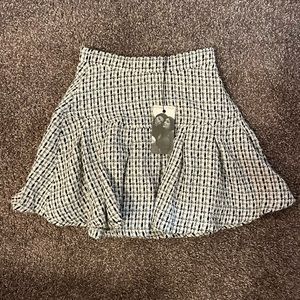 Kendall+Kylie pleated skirt